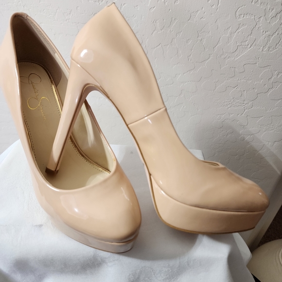 JESSICA SIMPSON Patent Leather Platforms - Picture 2 of 5